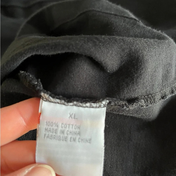 Sundance Women’s XL Black Long Sleeve Crew Neck Top Gray Heart Fits like Large - Picture 7 of 8